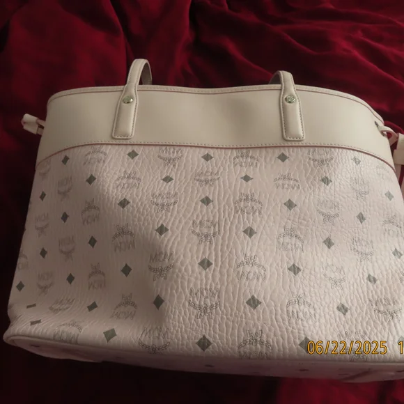 MCM Pink Tote Bag with Structured Design - Picture 2 of 9